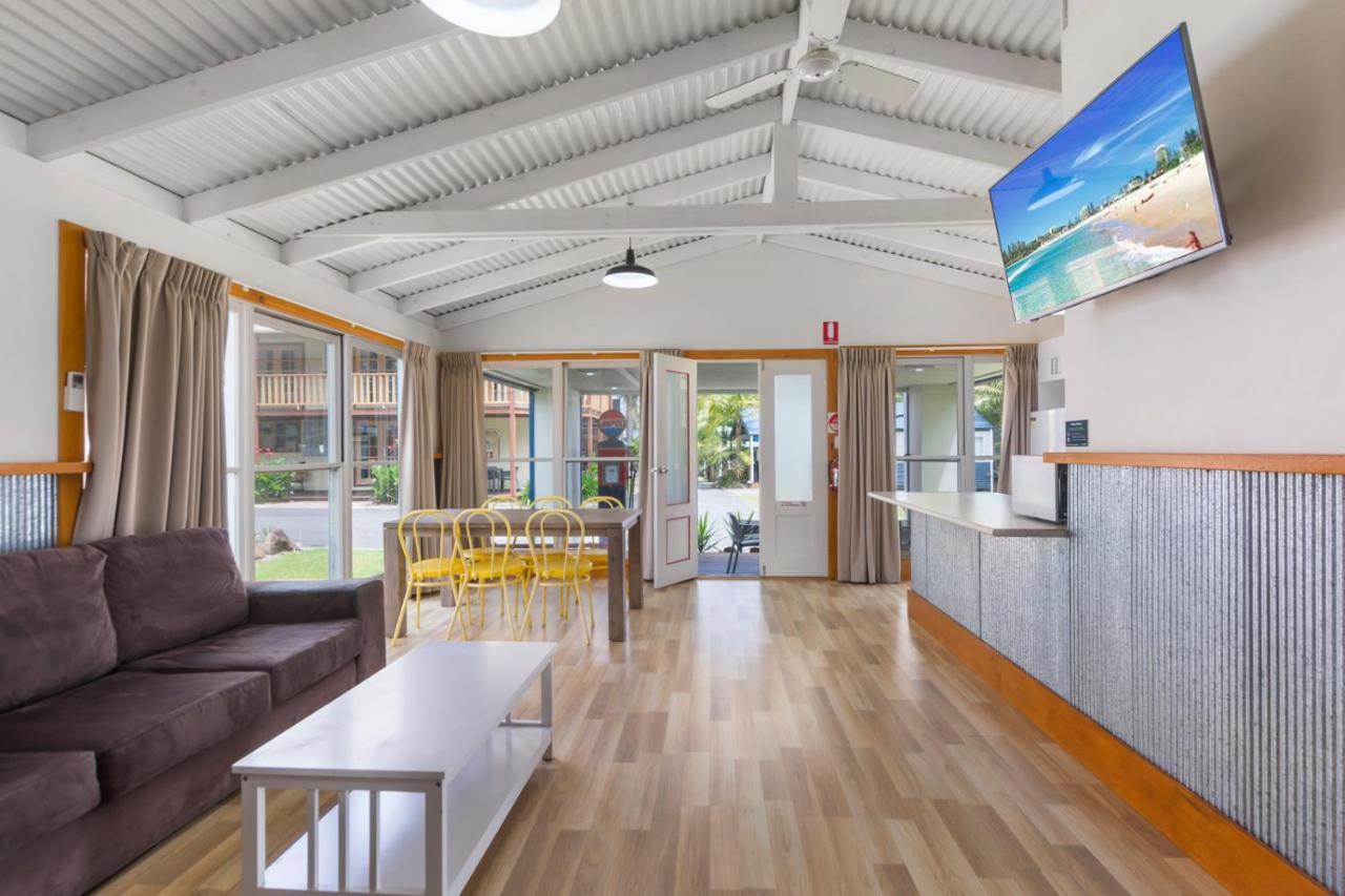 Wairo Beach Holiday Park Tabourie Lake Exteriör bild