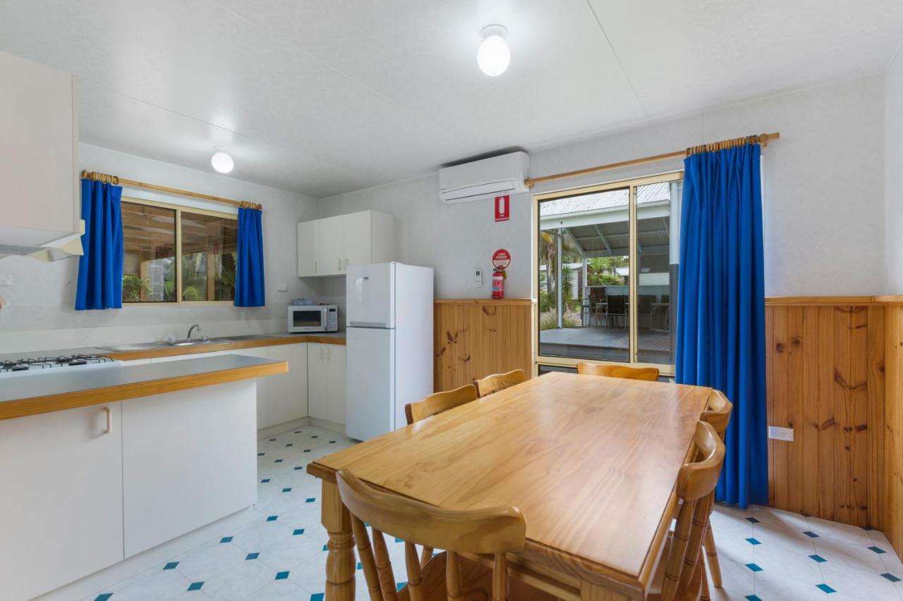 Wairo Beach Holiday Park Tabourie Lake Exteriör bild