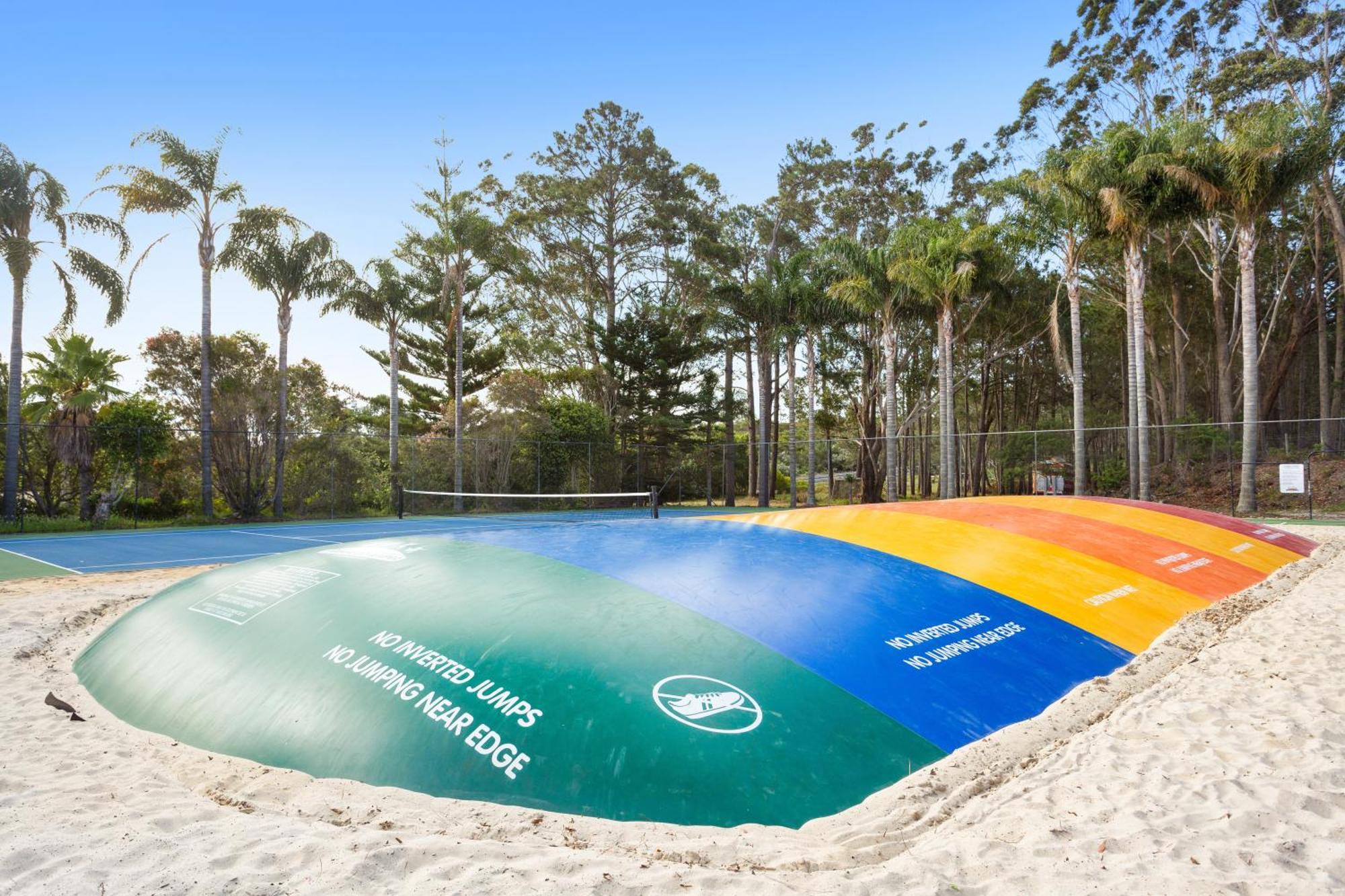 Wairo Beach Holiday Park Tabourie Lake Exteriör bild
